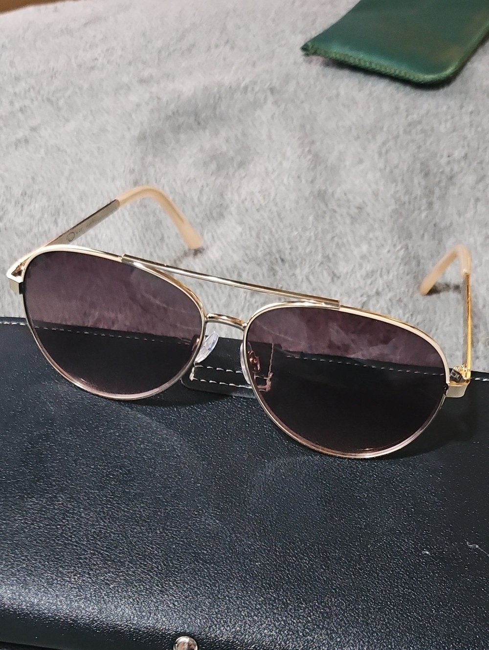 Oscar De Larenta Womens Designer Sunglasses